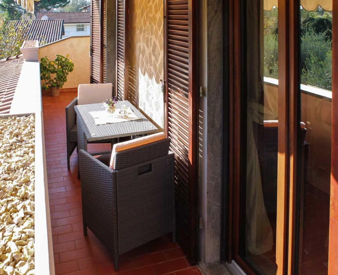 B&Blatosca Marina di Massa Exterior foto
